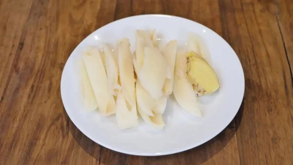 莲藕洗净切小块